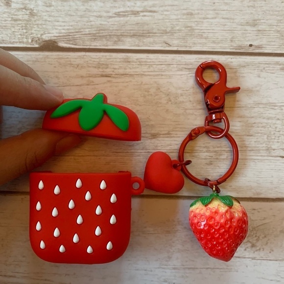 STRAWBERRY AirPods Case with Charm Keychain - Picture 6 of 6